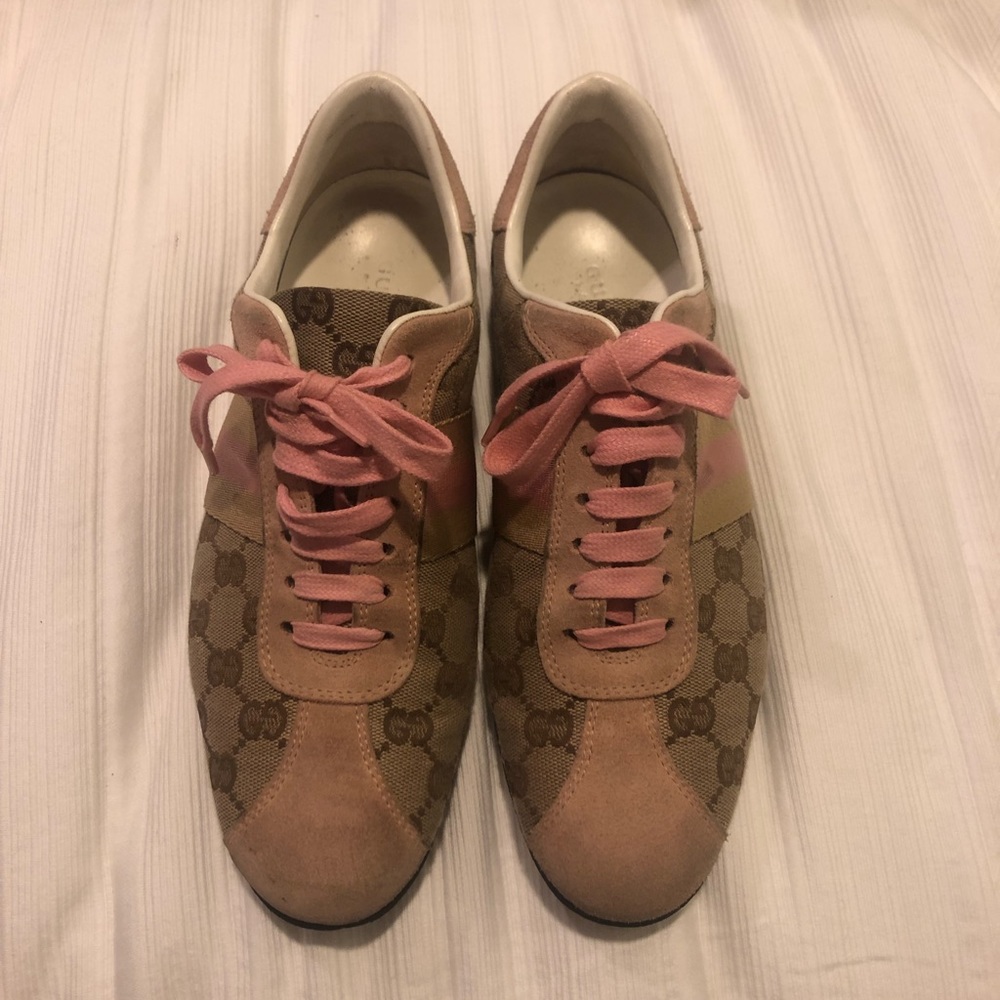 Gucci Logo Sneaker - Picture 2 of 10